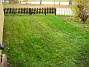 På baksidan har jag planterat nytt gräs, där jag tidigare hade en stor jordhög. (2005-11-05 IMG_0075)