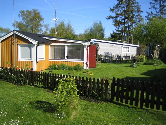 Granudden 
En översikt över tomten och huset 'i vårsolens glans'.