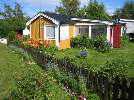 Granudden  
Översiktsbild över huset och tomten.  
2008-07-16 Bild 001  
Granudden  
Färjestaden  
Öland