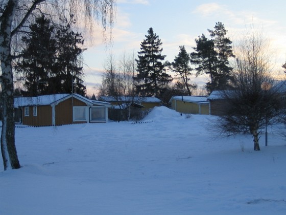 Granudden 
Vilken enorm snövall det är på tomten!