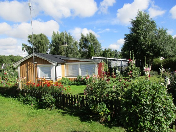 Granudden  
 Men kameran har också väldigt bra zoom och man kan zooma utan att det blir skakigt.  
2015-07-28 Granudden_0004  
Granudden  
Färjestaden  
Öland