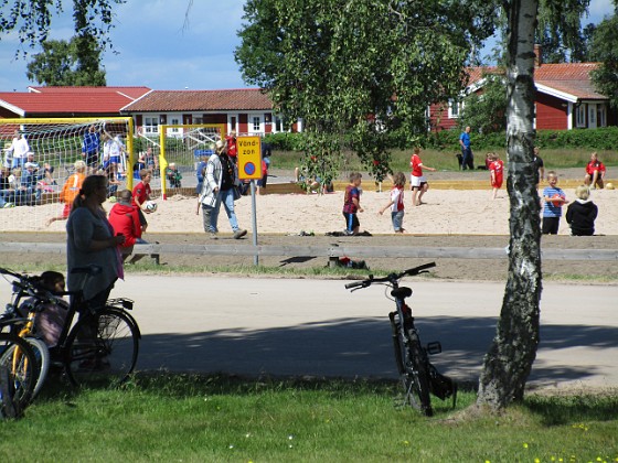 Beachfotboll på Granuddens Badplats 
                               Här spelas det fotboll till discodunk!