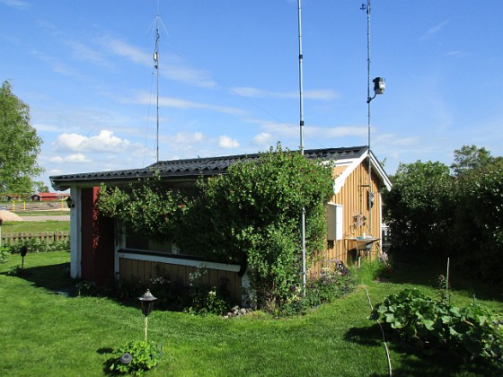 Granudden  
Snart slår Kaprifolen ut också.                                 
2020-05-27 Granudden_0059  
Granudden  
Färjestaden  
Öland